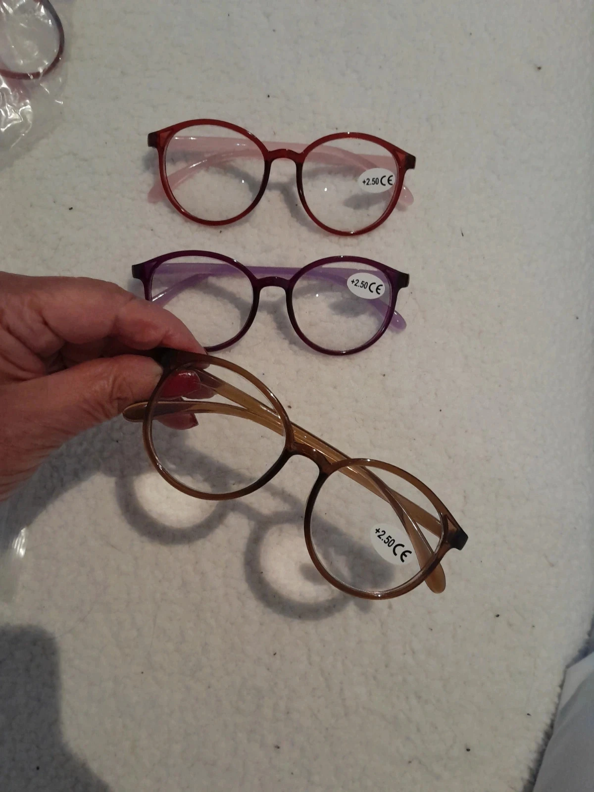 Lot No. 02 consisting of 3 pairs of magnifying / reading glasses, Correction +2.50 – photo 3
